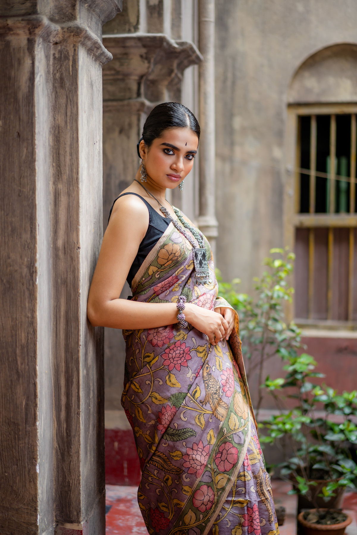 Multi Color color Floral & Figure Motif Organic Dye Kalamkari Saree